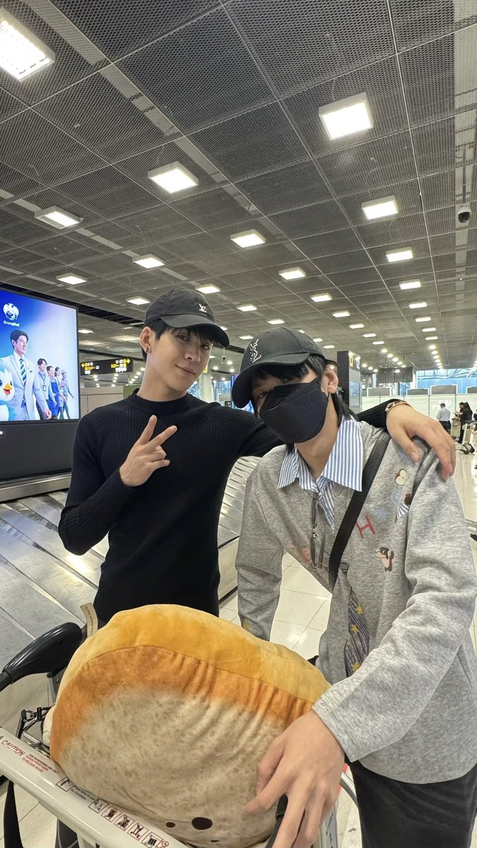 สองก้อนแป้งถึงไทยแล้วค้าบ 🥰

#auausave