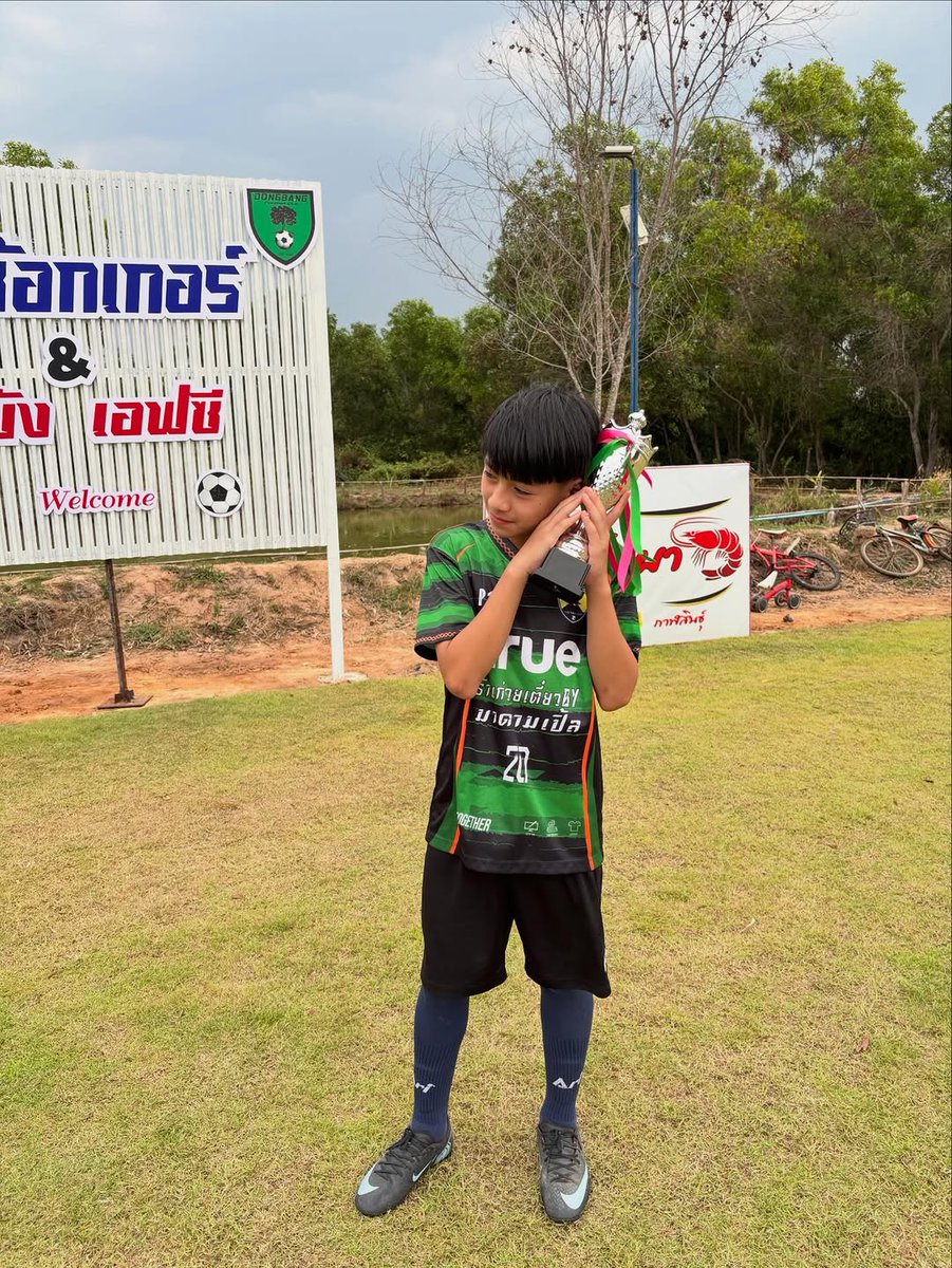 teethach_ tweet media