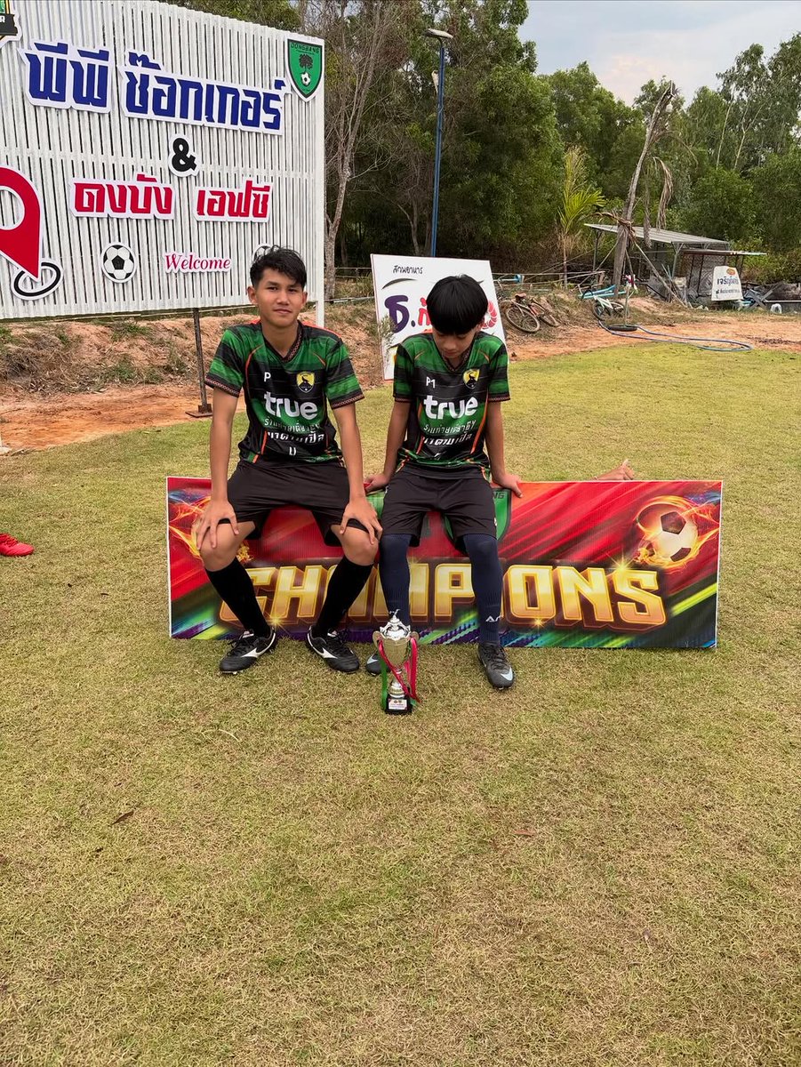 teethach_ tweet media