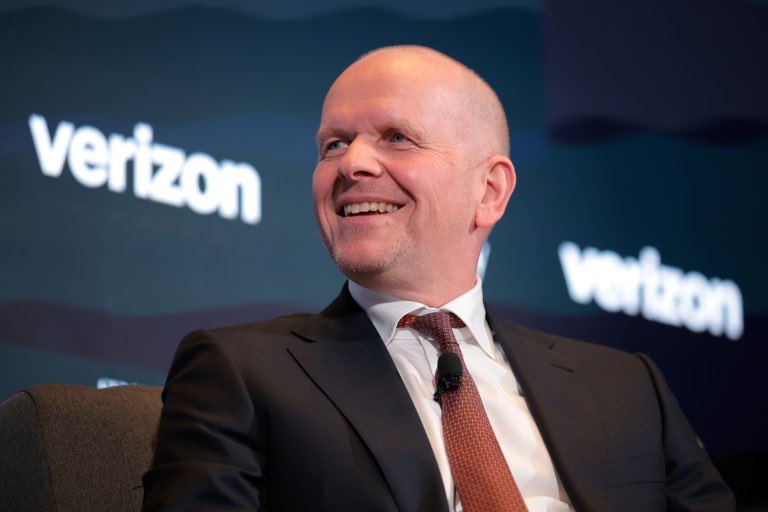 TechStory tweet media