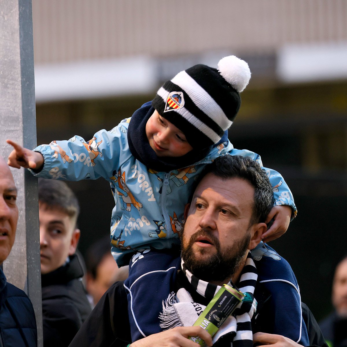 CDCastellon_ENG's tweet image. ❤️👨‍🍼 𝘿𝙄𝘼 𝘿𝙀𝙇 𝙋𝘼𝙍𝙀

There are some legacies that aren't touched, they're felt

Happy Father's Day!

🤍🖤🤍🖤

#FathersDay
#PPO👂