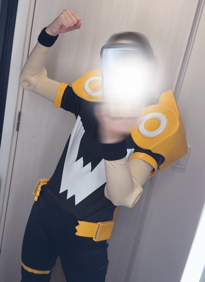 夜なべして完成したぞっ❤️‍🔥❤️‍🔥❤️‍🔥
肩きっと落ち着いてくれるはず！
早速今日のドレリハで着るよ！！✨
上手くいきますように〜🥹✨✨

#みおまよwith最高のヒーローズ
#あいあんふぁくとりぃ