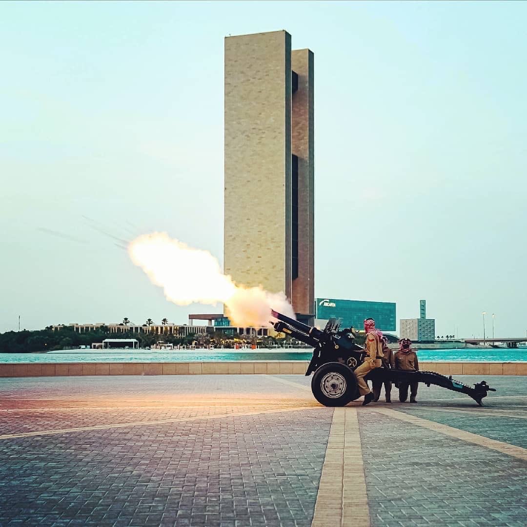 Ask_Bahrain's tweet photo. مدفع الإفطار في رمضان.. حين يدوّي التراث في سماء البحرين " https://t.co/EGr4FlsO3O