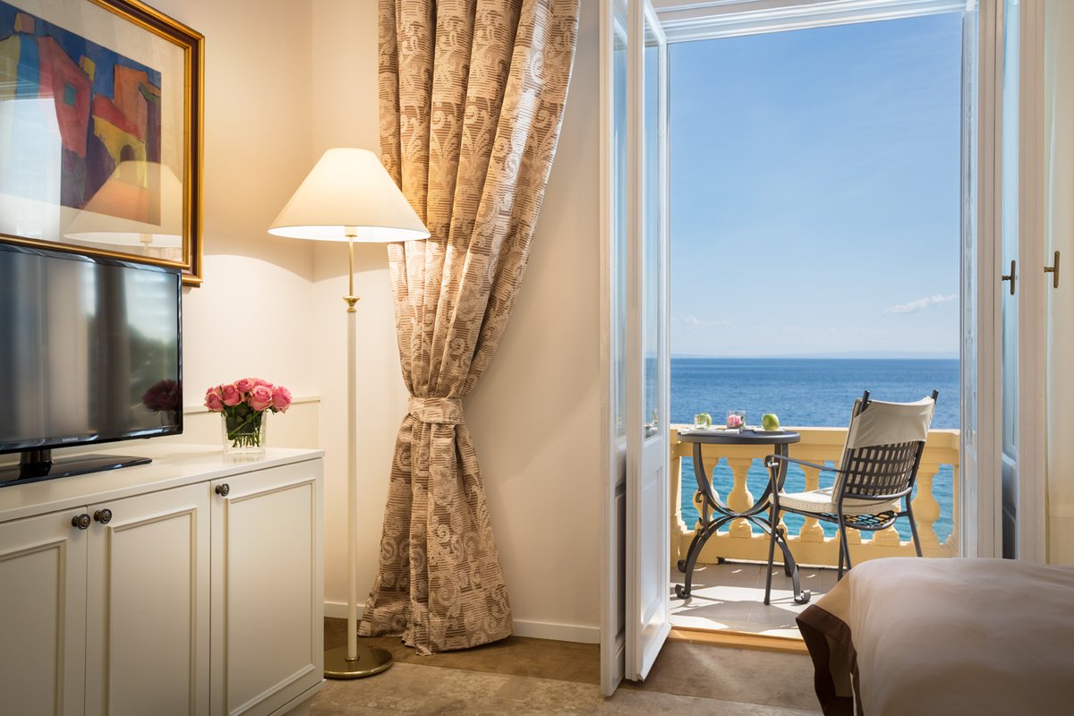 LiburniaHotels's tweet photo. Find something new every day and don’t settle until you have found it. At Hotel Kvarner, mornings begin with the abundant, glistening sun and that soft mix of blue and yellow which makes everything feel lighter. Take it all in and embrace the small, unique moments of serendipity. https://t.co/Bpg4wEFB8q