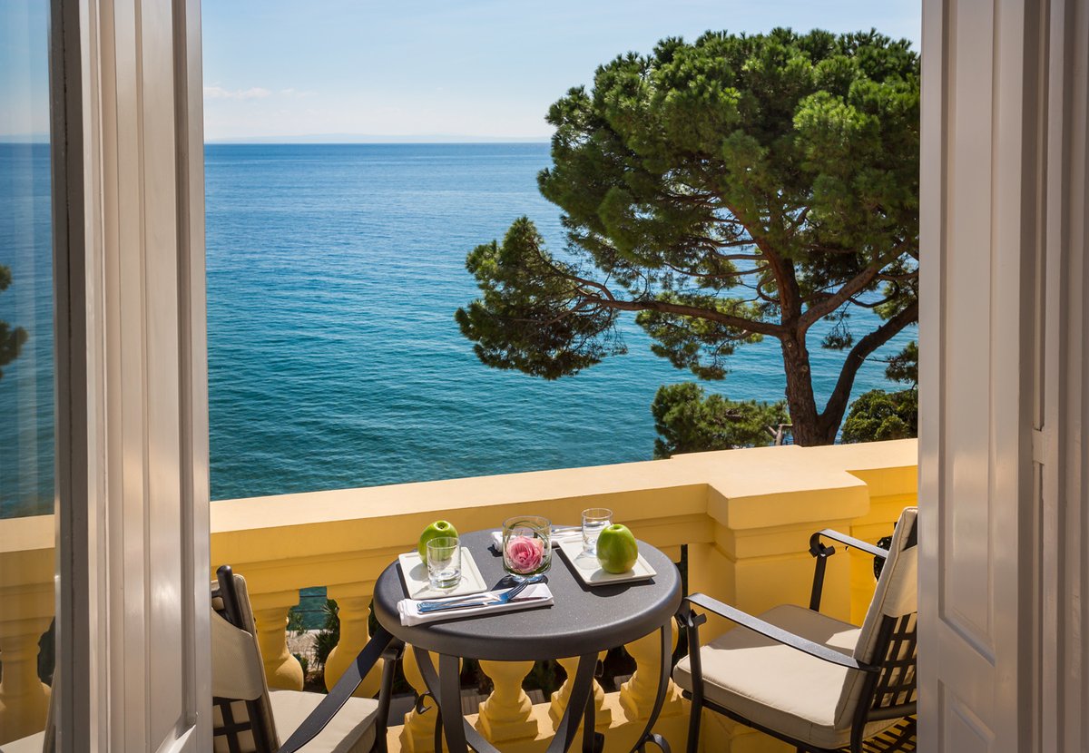 LiburniaHotels's tweet photo. Find something new every day and don’t settle until you have found it. At Hotel Kvarner, mornings begin with the abundant, glistening sun and that soft mix of blue and yellow which makes everything feel lighter. Take it all in and embrace the small, unique moments of serendipity. https://t.co/Bpg4wEFB8q