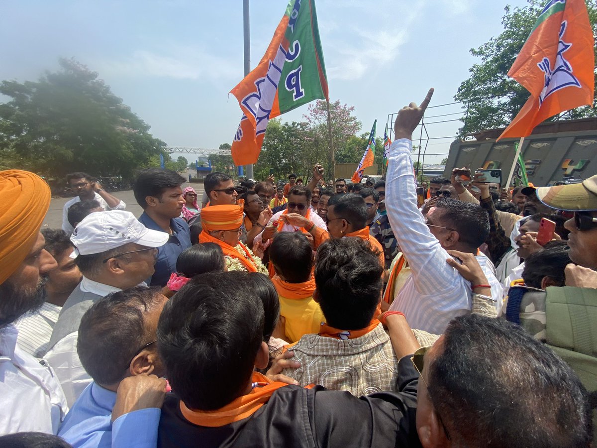 Dilip Ghosh (Modi Ka Parivar) tweet media