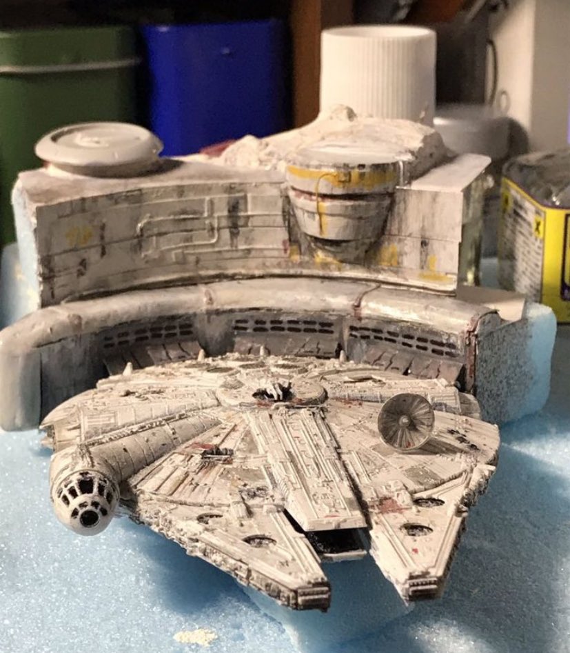 capecoraldwells's tweet image. #STARWARS
   Galaxy’s Edge Diorama with #BANDAI 1/350 
Millennium Falcon 
    By Tezno   🔥