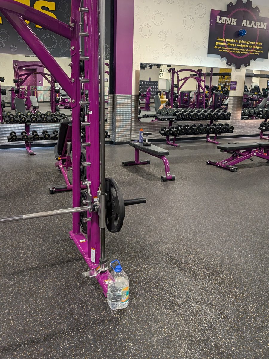 Xatamos's tweet photo. Another pull workout day on the books πͺ
Workout link:
https://t.co/nOGgwHi6KO
Getting my Lunk on today bringing a gallon of water with me cause the water fountains have been broken the last few days π
#PFLunk #GymMotivation https://t.co/ij6Lr6YCuS