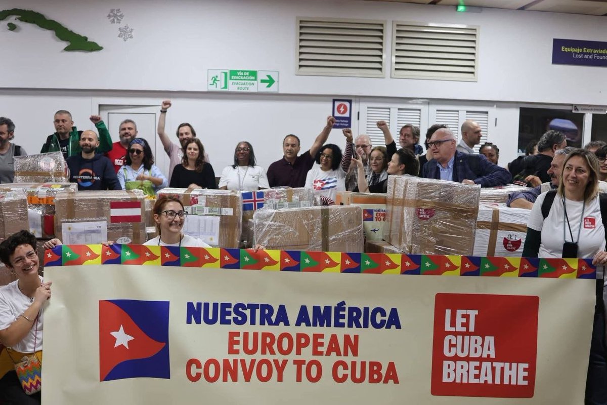 Más de cien activistas, sindicalistas y cuatro eurodiputados aterrizaron en el aeropuerto internacional “José Martí” no solo con cinco toneladas de medicamentos, sino con la voz de una Europa que, según ellos, “no olvida”.
#CubaNoEstáSola