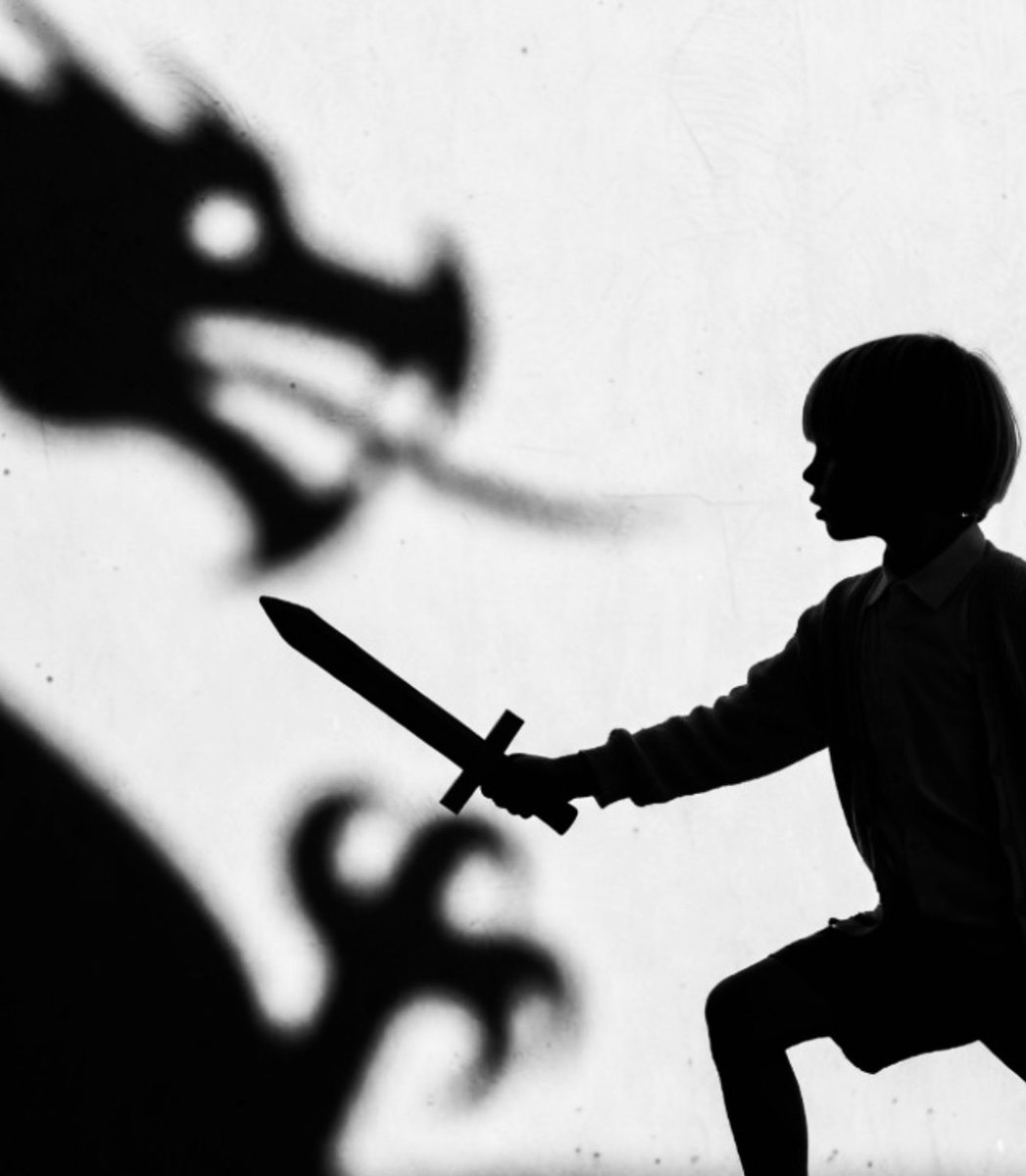 Alonein43672278's tweet image. #photography #blackandwhite #composition #childhood #memories #shadows 

Emanuele with his wooden sword fights the evil dragon in the fairytale kingdom
