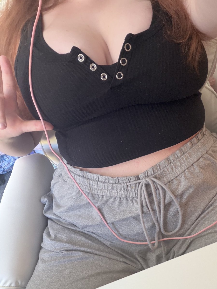 princess eggi tweet media