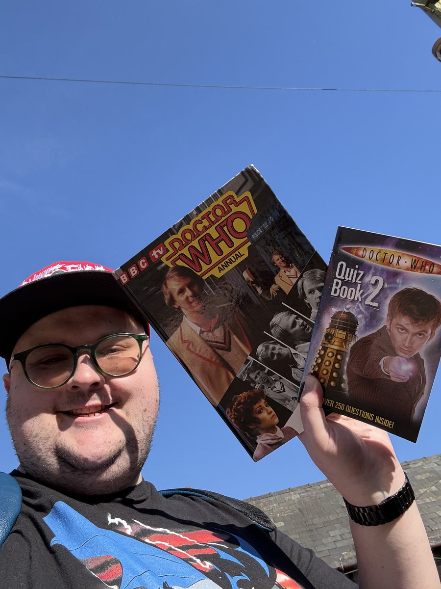 Doctor Who Positivity (Tom #IStandWithDavidTennant tweet media