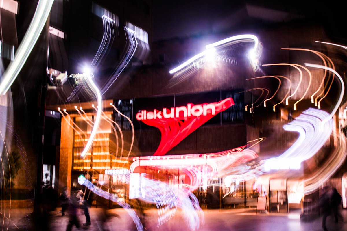 whatamipt's tweet image. "Detour"
2026.03.18 Tokyo, Ochanomizu
BGM ; フェイドアウト / Inu
CDコーナーよりもレコードコーナーの方が賑わってました。色々見させてもらったのですが次回にします💦

#Photography #Streamline #Panning
#Nightwalker #streetphotography