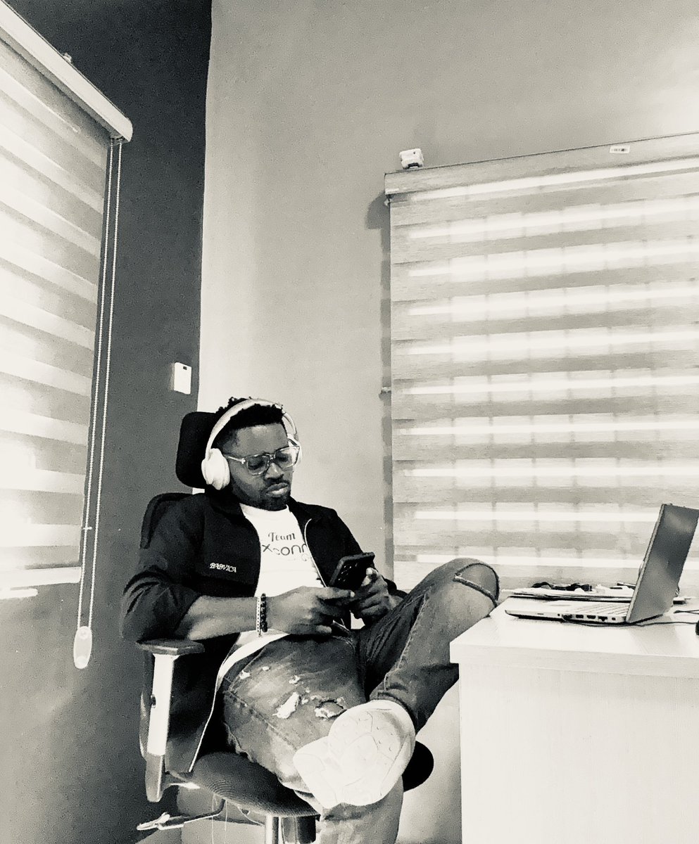 Łämi-Ďarë tweet media