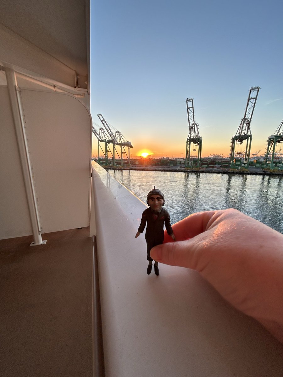 Katy_BulldogMom's tweet image. #DeathStranding2
#Dollman
#KojimaProductions