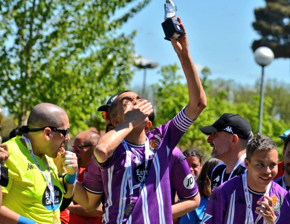 FCyLF's tweet photo. + 𝐐𝐔𝐄 𝐆𝐎𝐋𝐄𝐒 𝟐𝟎𝟐𝟔 😊
Récord de participación, de ilusión y de inclusión @FCyLF @fedeacyl 

20 equipos ▶️400 participantes
Fases previas 12 y 19 de abril / 23 y 24 de mayo
Gran jornada final 7 de junio

ℹ️ Consulta horarios y sedes
https://t.co/jTUIv3yqdE https://t.co/C9OnVbwqd9