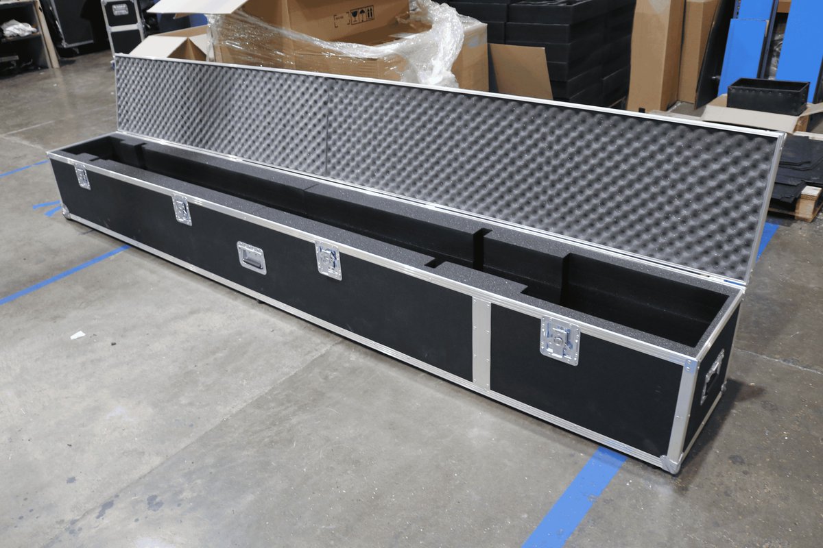 Trifibre's tweet photo. A long one for #WarehouseWednesday this week… 👀
This 3.2m custom case, built for a happy customer, is designed to protect oversized equipment during storage and transit. Built with durability and precision in mind, no project is too big for our team.
🔗 https://t.co/7gh41Ps60n | 📞 0116 232 3166 | ✉️ info@trifibre.co.uk
#WarehouseWednesday #CustomCases #EngineeringExcellence #Trifibre
