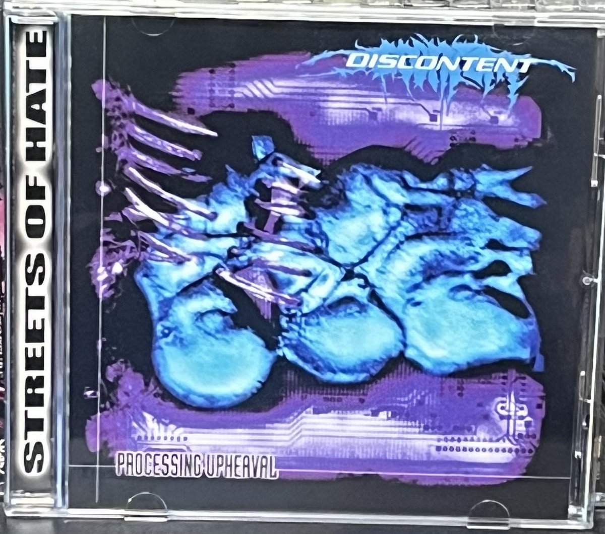 DISCONTENT/Processing Upheavel
リズミカルにカンカン鳴るスネアとひたすらパタパタ鳴るバスドラがクセになりほぼ毎日聴いている