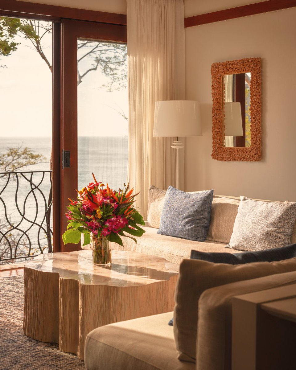 FSCostaRica's tweet image. A good read, a sweet bite in hand, and endless ocean horizons from your private balcony. This is breakfast in bed, done right.

#WakeUpWithFS