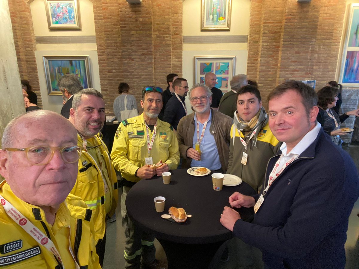 ADF175Esparregu's tweet photo. Dimecres 18/03/2026 assistim a #abosc2026 @dibacat força interesant,força feina feta i força feina per fer @sfadfcat @creaf_ecologia @agentsrurals_cat @agentsrurals #prevencio @Cercavores #esparreguera @EsparregueraFM https://t.co/o4gKueCTVb