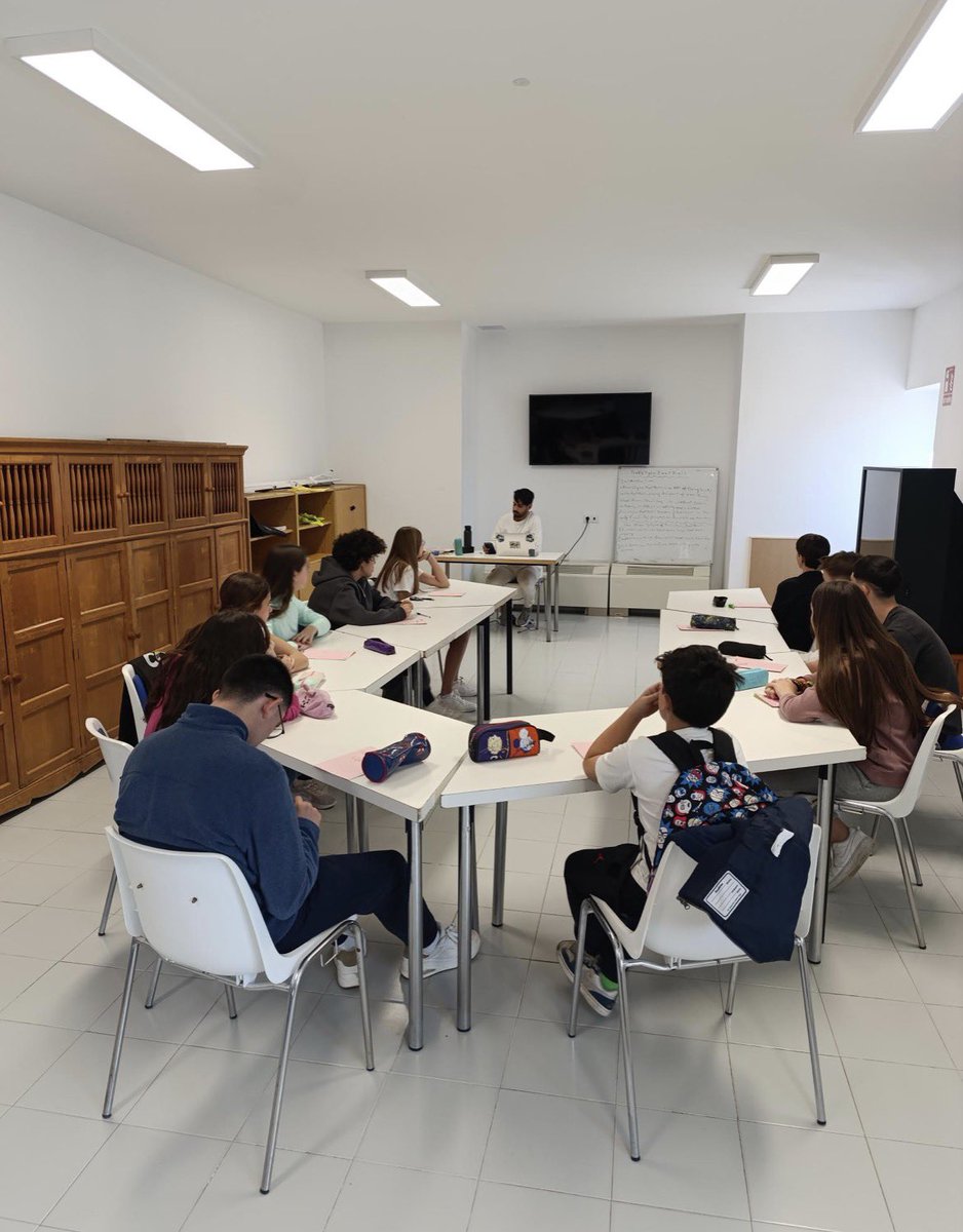 IES Antonio Tovar 🍏 tweet media