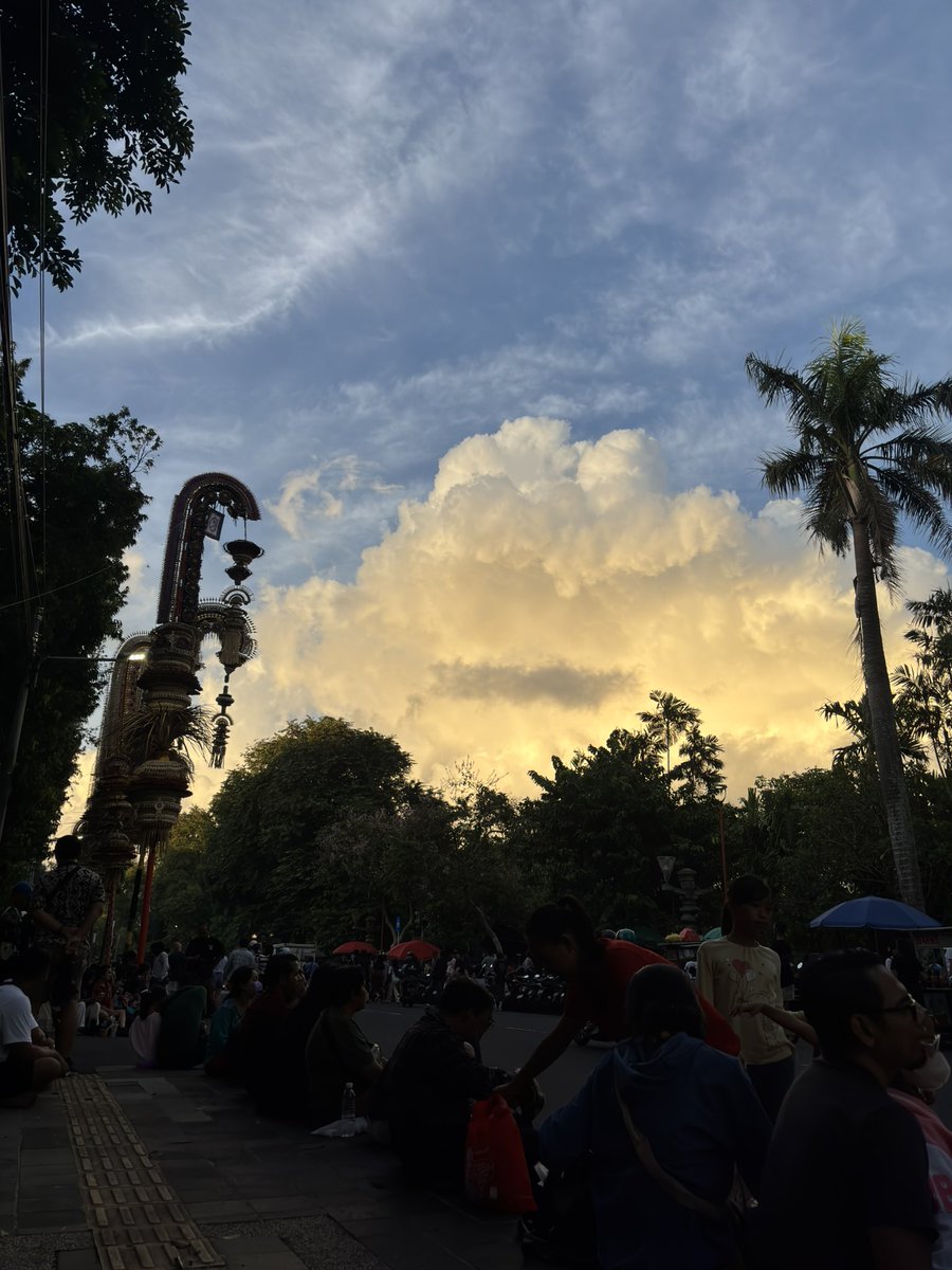 yas (@aelahyas) on Twitter photo 