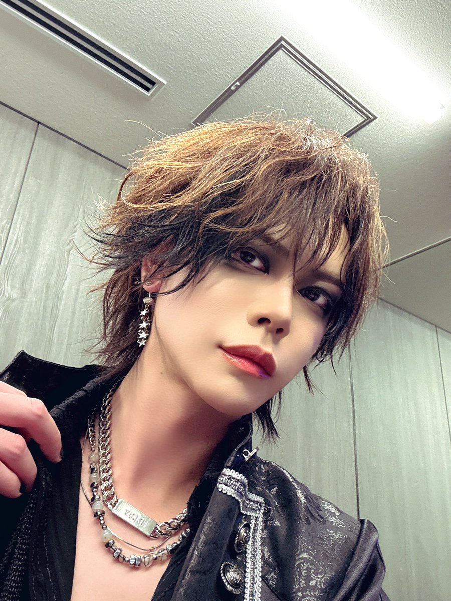 Kei_Sadie_'s tweet photo. 【Sadie 21st Anniversary】
「BLACK FUNERAL」
Zepp Shinjuku

お疲れ様でした🥁
俺達に最高の幸せの景色を見せてくれて、本当に有難う❣️
そして俺達と共に人生を歩み感じてくれて本当に感謝です✨
これから先もお前達の人生の背中を押し続け力になる存在でいたい❗️
未来へ共に…愛してるぜ‼️ https://t.co/aA6y2PquBD