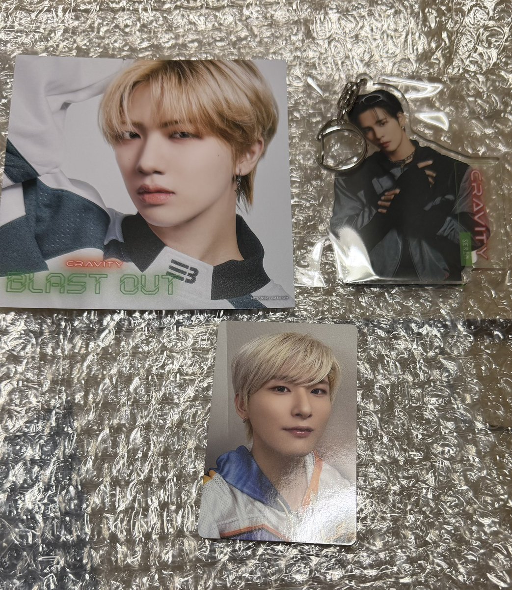 CRAVITY トレカ ソロジャケ アクキー 交換

【譲】
トレカ:ウビン
ソロジャケ:ウォンジン
アクキー:セリム

【求】
同種 ミニ

リリイベ不参加のため郵送交換希望
難しいと思いますが条件の合う方いましたらリプまたはDMにてご連絡ください

#cravity交換