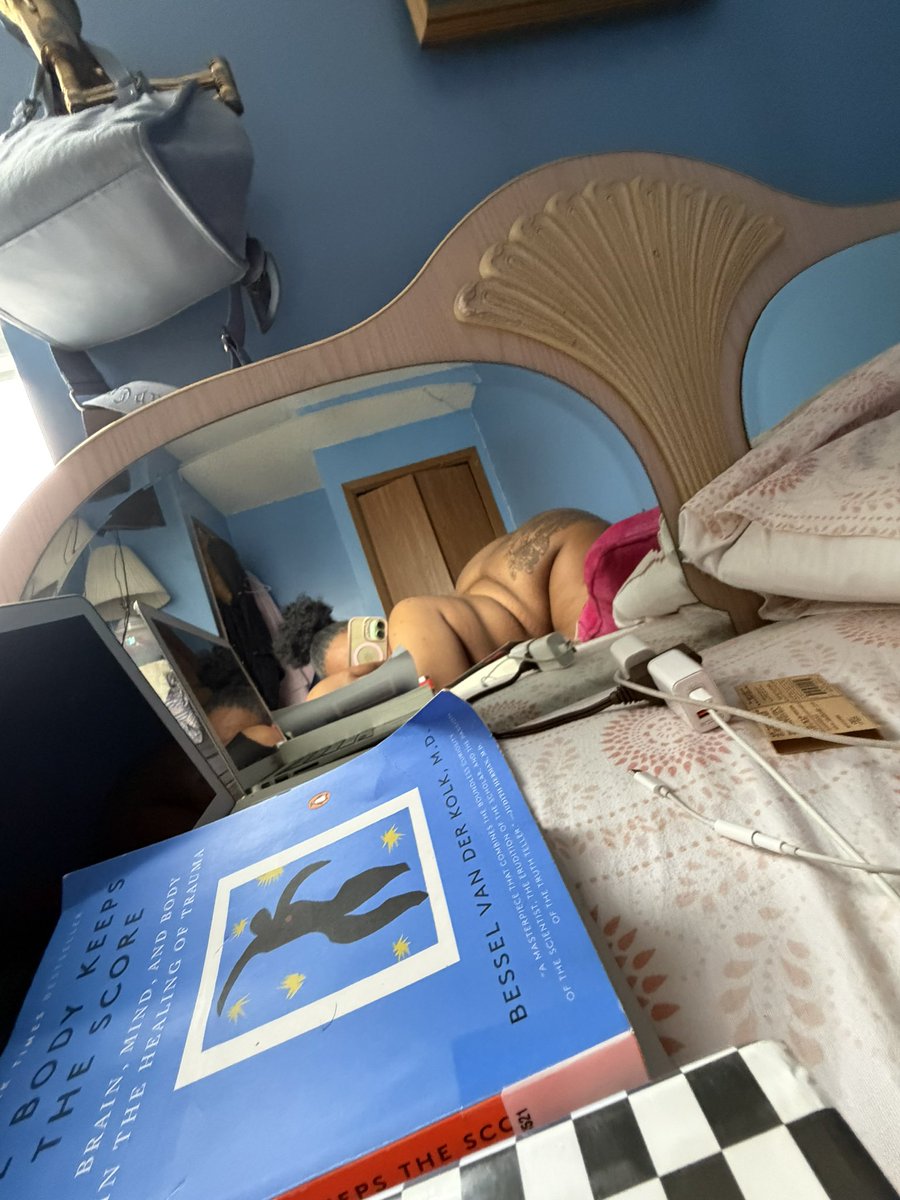 dellyliii tweet media