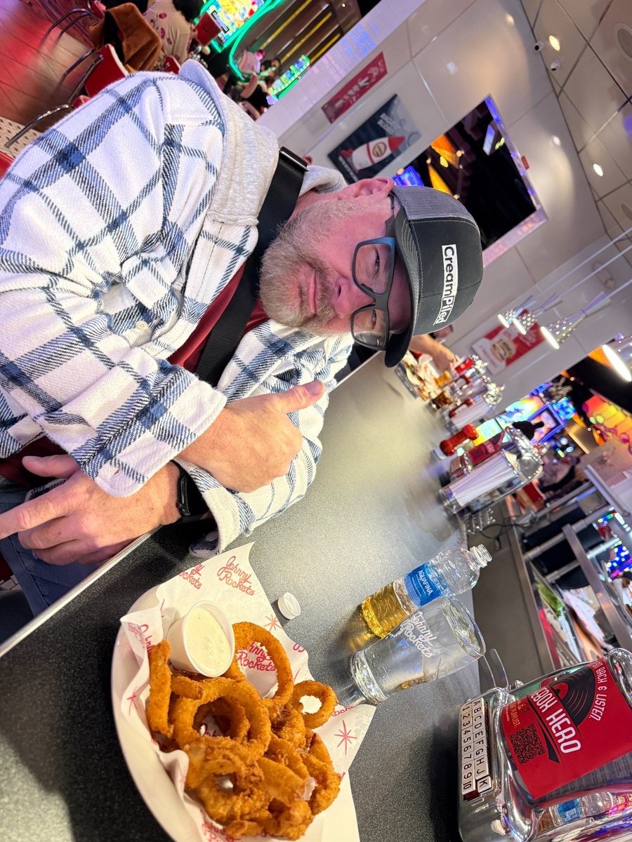 Rachel Aziani tweet media