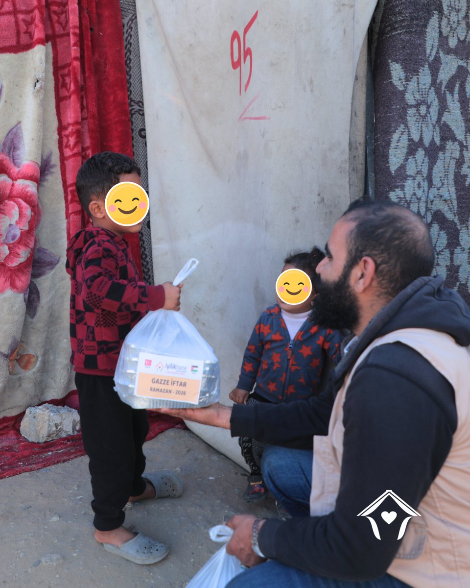 Bağışlarınız sayesinde Gazzeli kardeşlerimize iftar sofraları kuruyoruz. Bayramda da bayram yemeği ikram edeceğiz.🌙🤲

Siz de iyiliğe ortak olun, bayram sevincini birlikte çoğaltalım. 💛
Birlikte daha nice sofralara umut olalım.