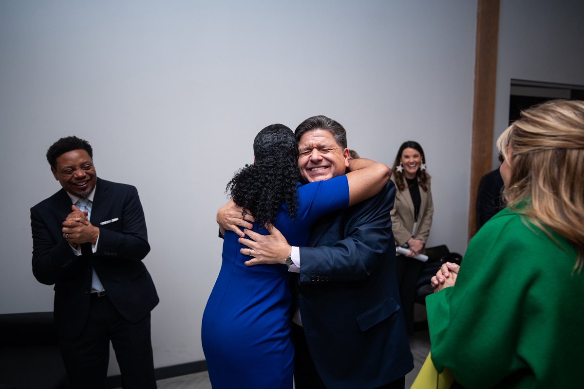 Juliana Stratton tweet media