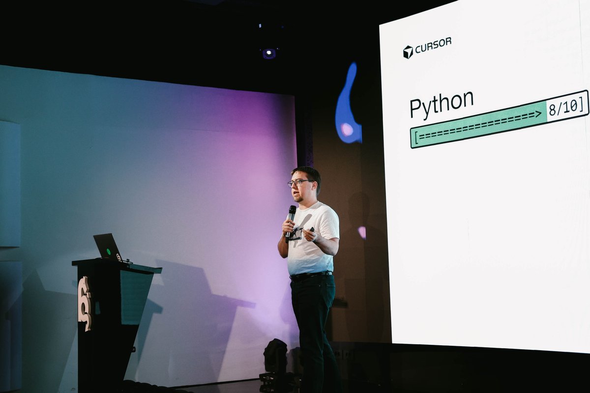 Cursor Community Slovenia tweet media
