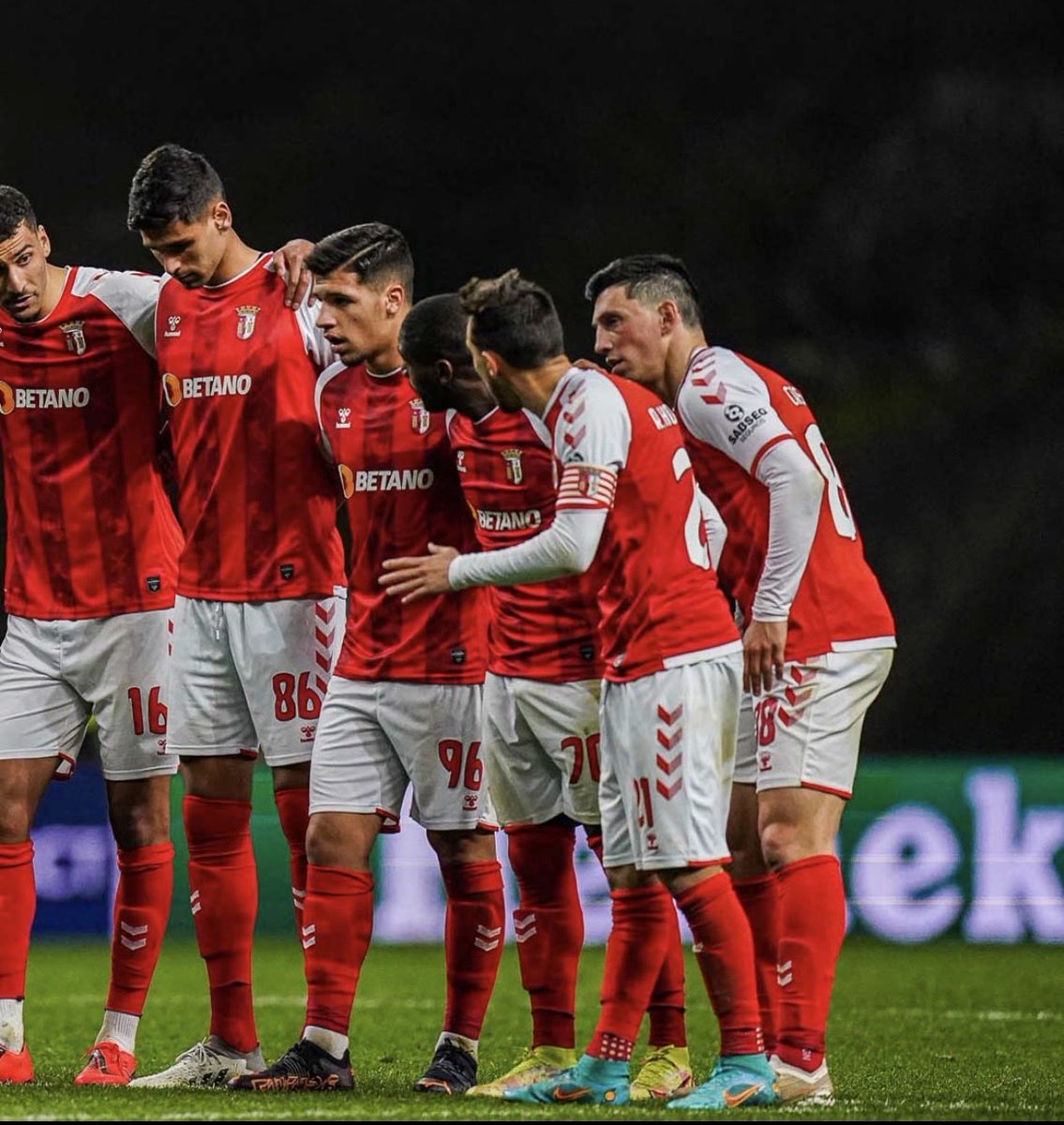 ⚽️🇪🇺 J ai pris deux bets sur le match avancé d Europa ..  

🇪🇺 Braga/Ferencvaros

⚽️ R. Zalazar et Braga gagne 3,03 B (5€) 
⚽️ Penalty 3,55 W (5€) 

Btts si FB