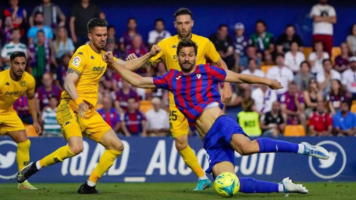 The Spanish Segunda Show tweet media