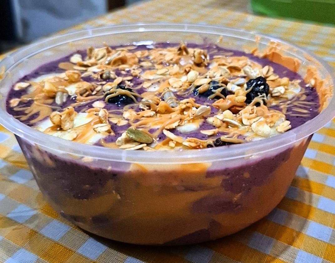 norenbites's tweet image. made my own acai bowl 😋😋 #acaibowl