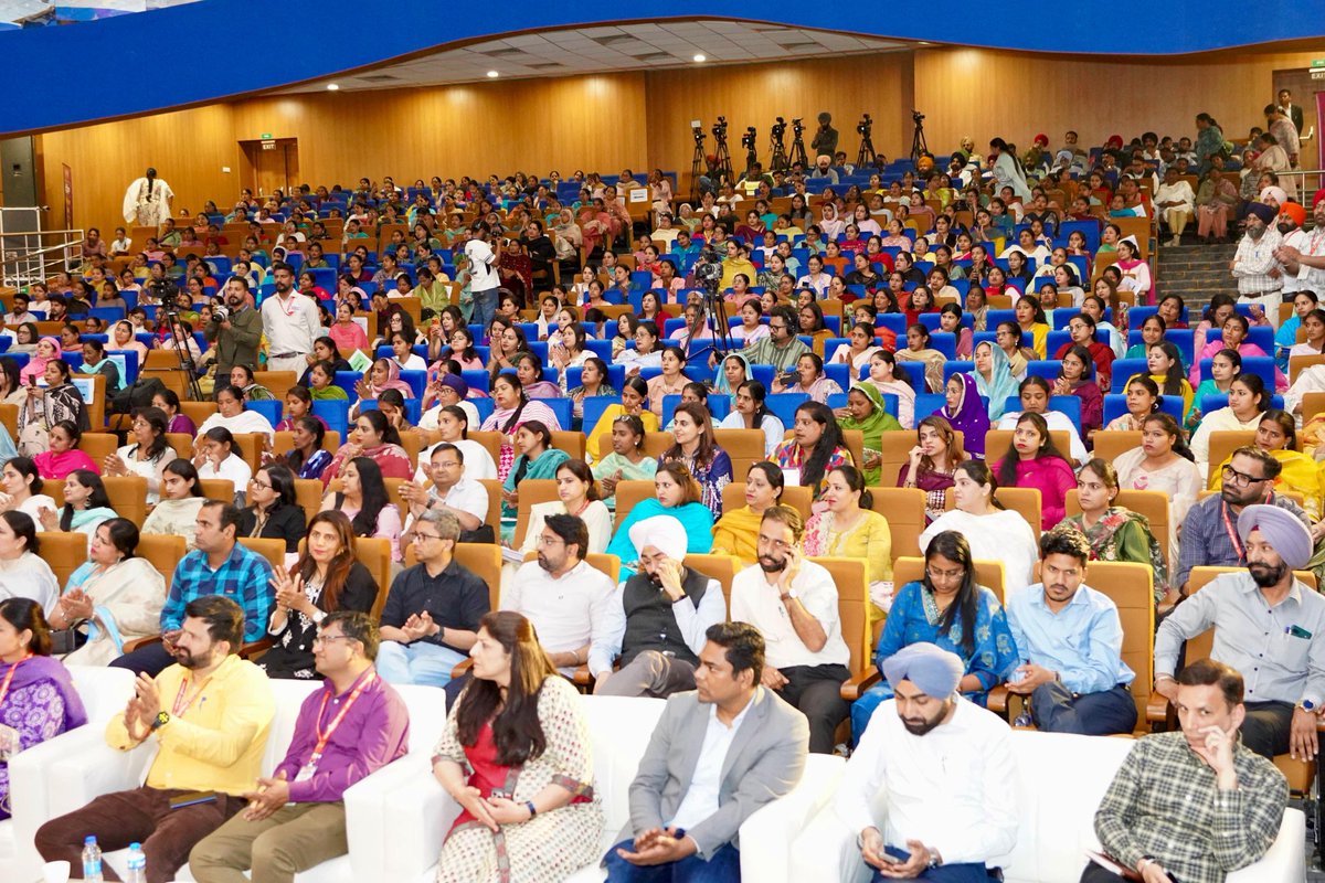 Manish Sisodia tweet media