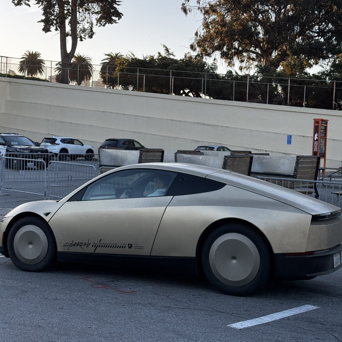 Cris Lenta tweet media