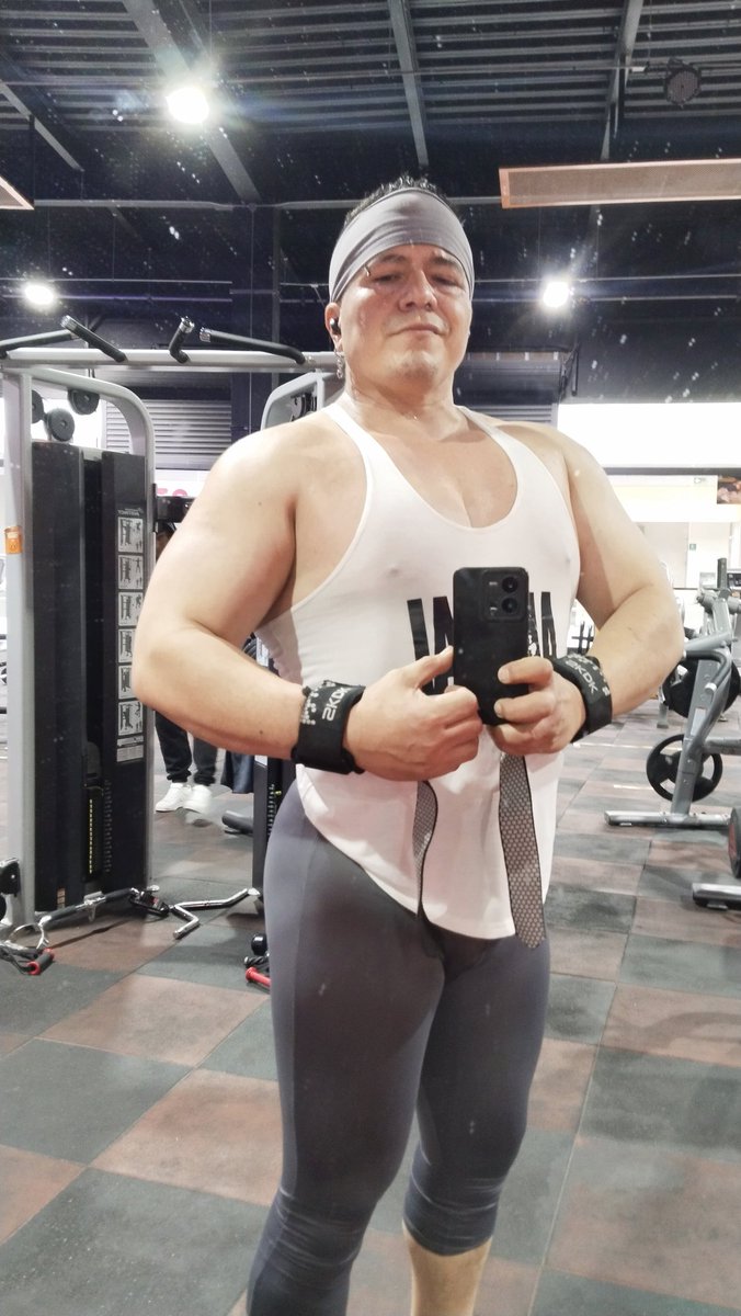 Ekho_Keys's tweet photo. ¿Y si me pongo más chichón? 🤭💪🏻
#GymCat https://t.co/Ghd0NUhEB3