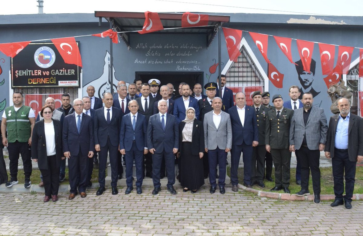 📍Kaymakamlık Önü 
📍Ceyhan Asri Mezarlığı (Şehitlik) 
📍Ceyhan Şehit ve Gazi Derneği 

18 Mart Şehitleri Anma Günü ve Çanakkale Zaferi'nin Yıldönümü dolayısıyla gerçekleştirilen anma programına katılım sağladık. 

#18MartÇanakkaleZaferi
#18MartŞehitleriAnmaGünü