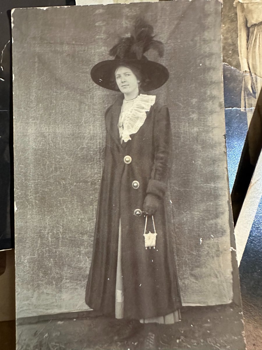 SouthernOakStor's tweet image. I found this lady in an old trunk that belonged to my granddaddy. No name, no date. But she, in herself, is a story. Any takers on writing a line or two?

#WritingPrompt #FlashFiction #UnknownPortrait #TellHerStory #WritersOfX #writerscommunity #writing