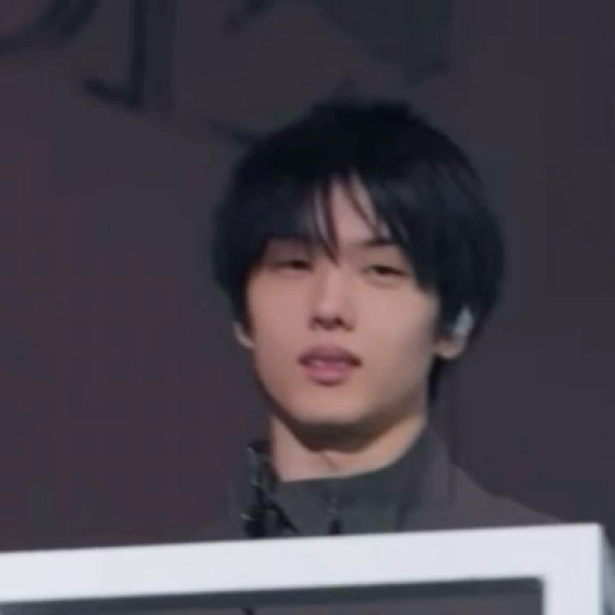 jisung..... i can't stop staring