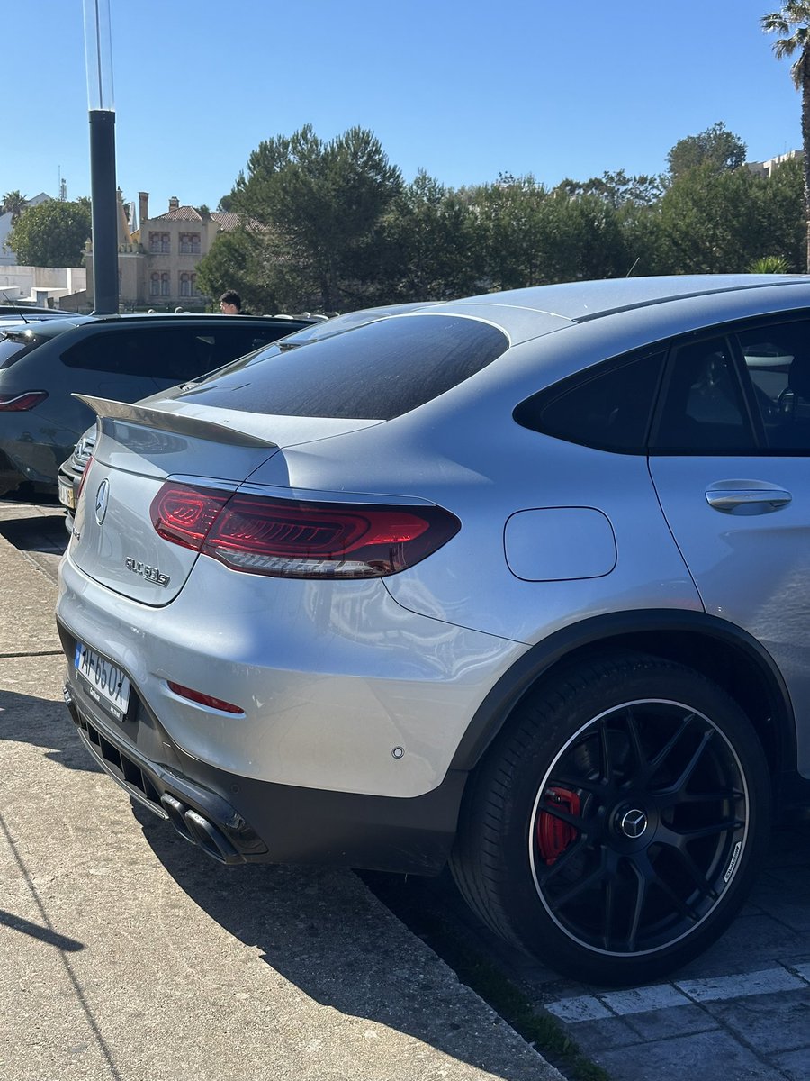carsspotting211's tweet photo. MERCEDES-BENZ AMG GLC 63 S 4MATIC+
Info: 02/2021 || 510 Hp || Petrol || 4.0 L Engine || 2590 Kg (max) 
——//
#AMGGLC63S 
#MercedesAMG 
#GLC63S
#AMG63
#CarsofInstagram https://t.co/N1CTaMheU8