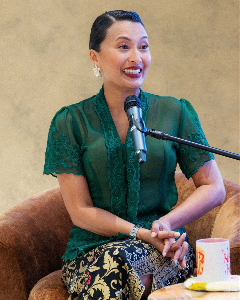 studiosembang's tweet photo. korang rasa sesuai tak episode Nabila Huda ni jadi raya episode? ramai² layan esok 10pm kat @youtube @spotify @applepodcasts k!
#jomsembang #studiosembang #TAGheuer #InternationalWomensDay https://t.co/8Wlx1KlTag