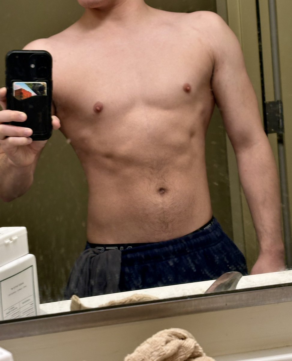 Flufftard Cam tweet media