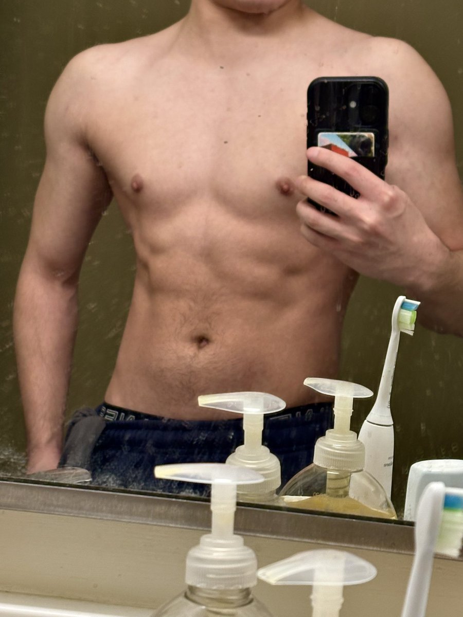 Flufftard Cam tweet media