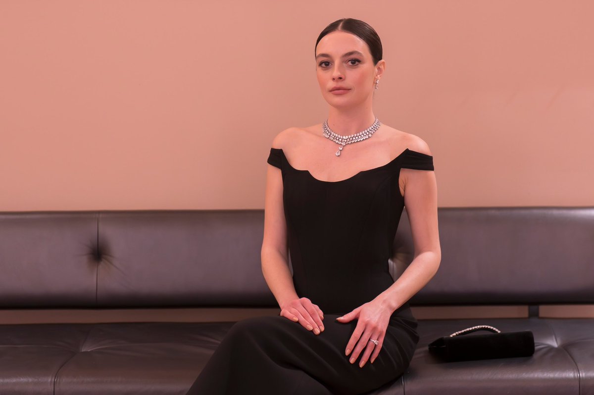 TvDunyasii's tweet photo. SHOW TV’NİN YENİ DİZİSİ “DELİKANLI”NIN HAZAN’I MELİS SEZEN’İN SETTEN İLK KARELERİ!

Çok yakında Show TV ekranlarında izleyiciyle buluşacak OGM Pictures imzalı #Delikanlı dizisinin yapımcılığını Onur Güvenatam üstleniyor. 

#Delikanlı dizisinin Hazan karakteri ise şimdiden merak uyandırıyor.