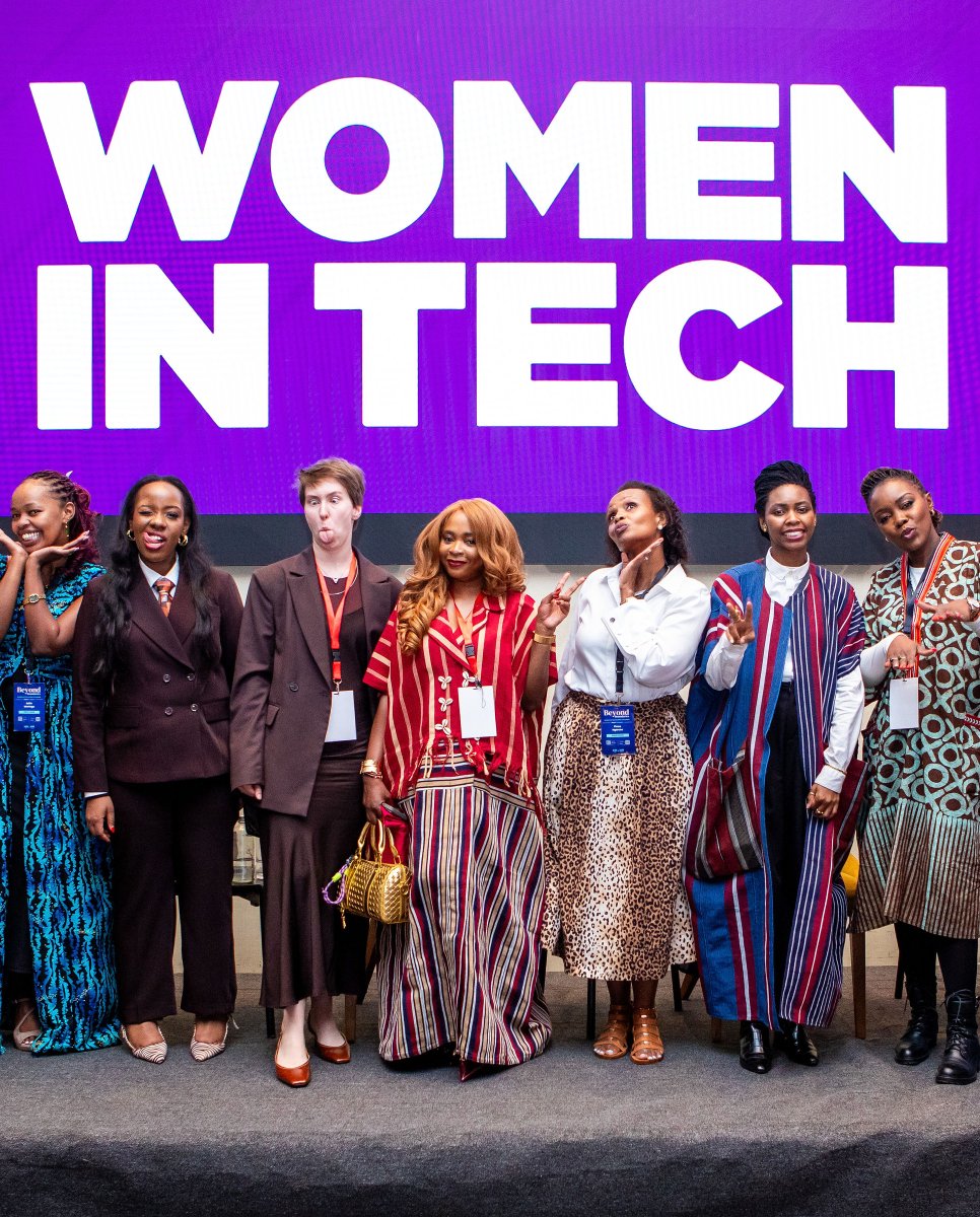 Unicaf Scholarships tweet media