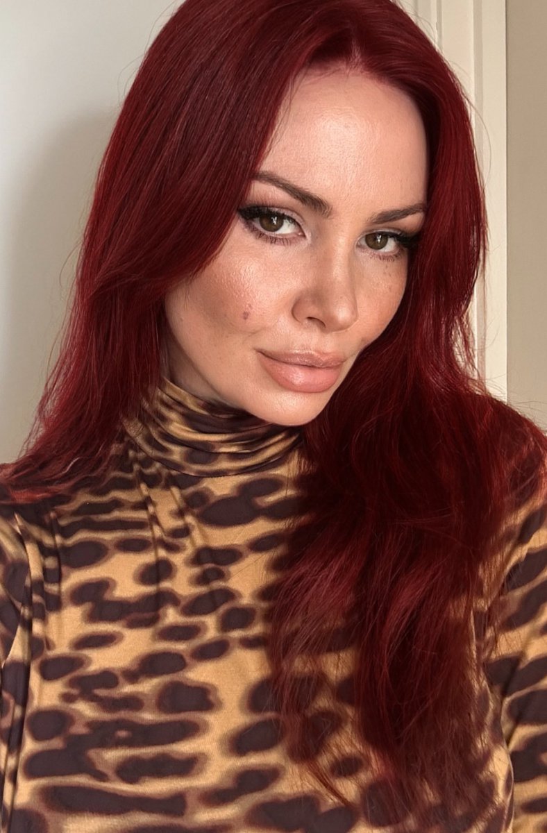 Lucy W ✿ tweet media