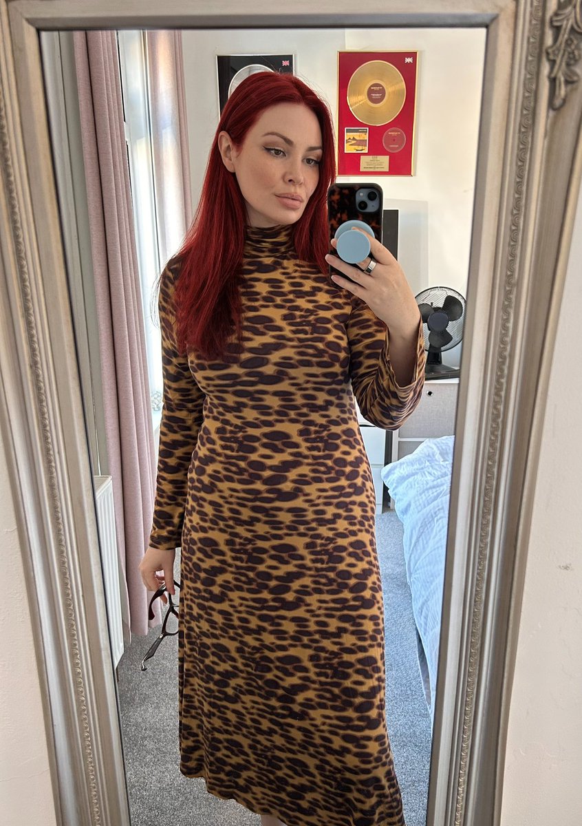 Lucy W ✿ tweet media